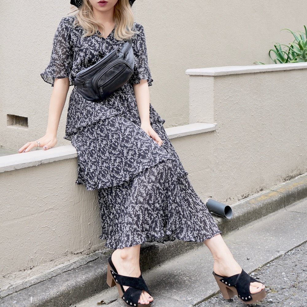 White Flower Tiered Long Onepiece（black）