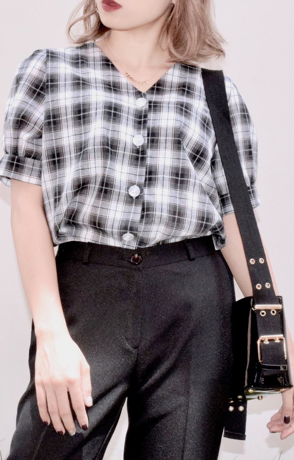V-NECK PUFF SLEEVE CHECK BLOUSE
