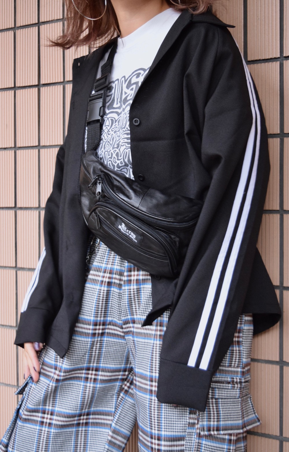 LINE SLEEVE L/S BLACK SHIRTS