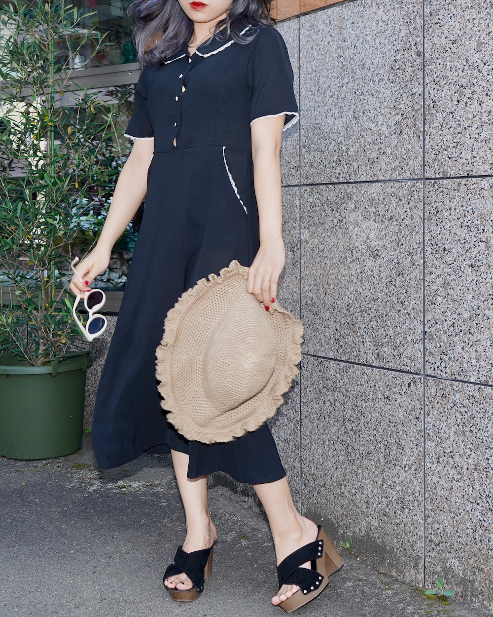 Lace Trim Round Collar Classic Onepiece (black)