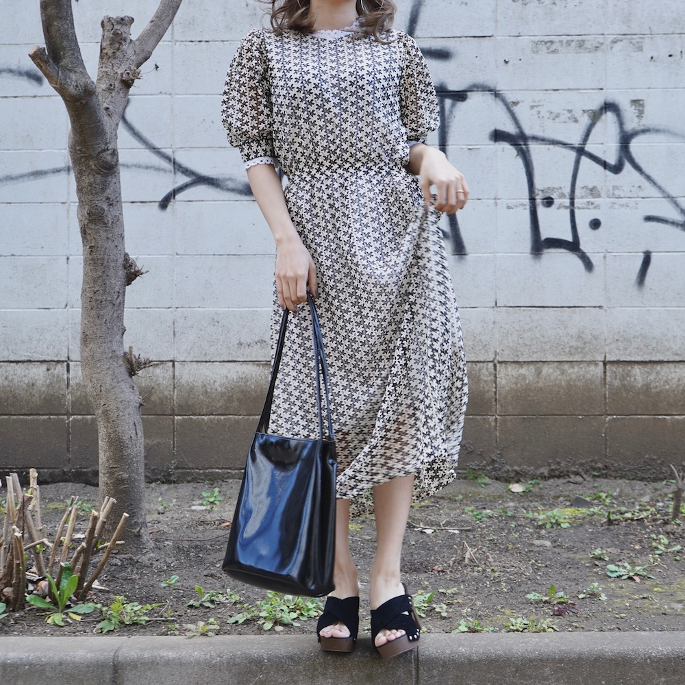 Flower Lace Puff Sleece Onepiece (beige)