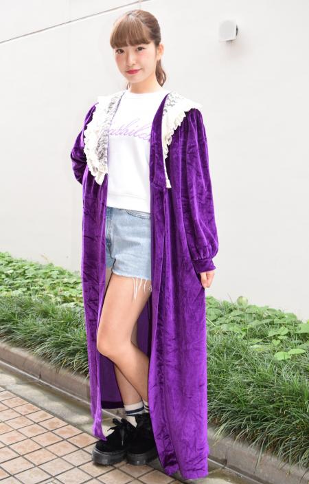 パープルのベルベッドガウン