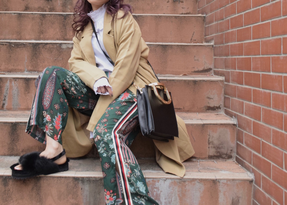 (全2色)CROSS BELTED FUR SHOES