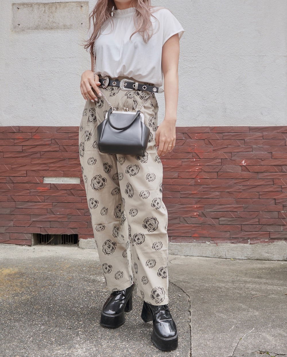 Rose Pattern High-waist Pants (khaki)