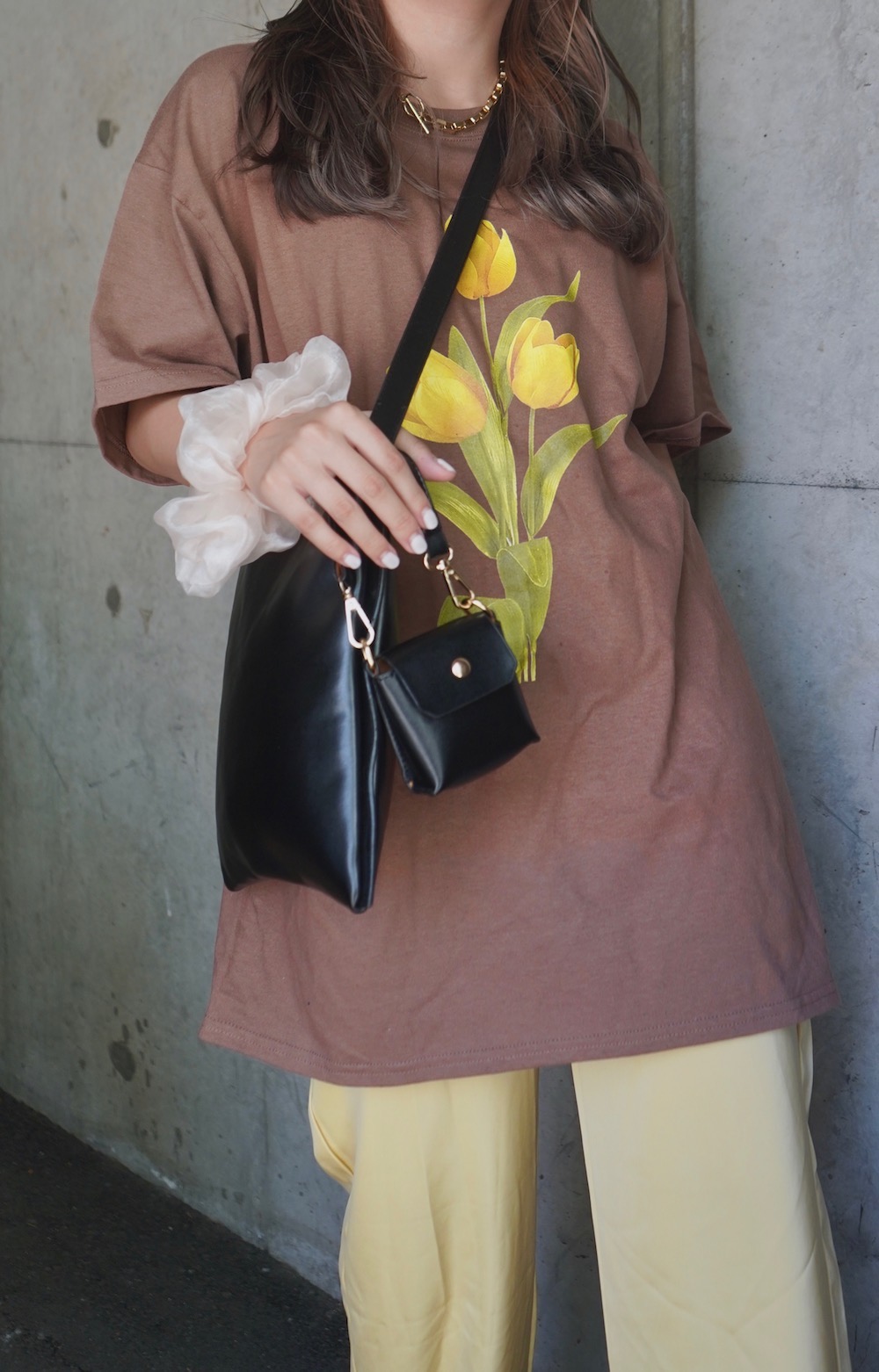 Yellow Tulip Big T-shirts (brown)