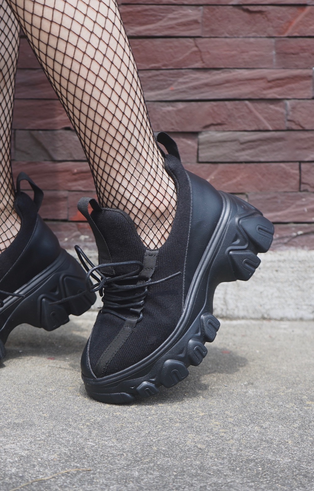 Chunky Heel Platform Sneakers (black)