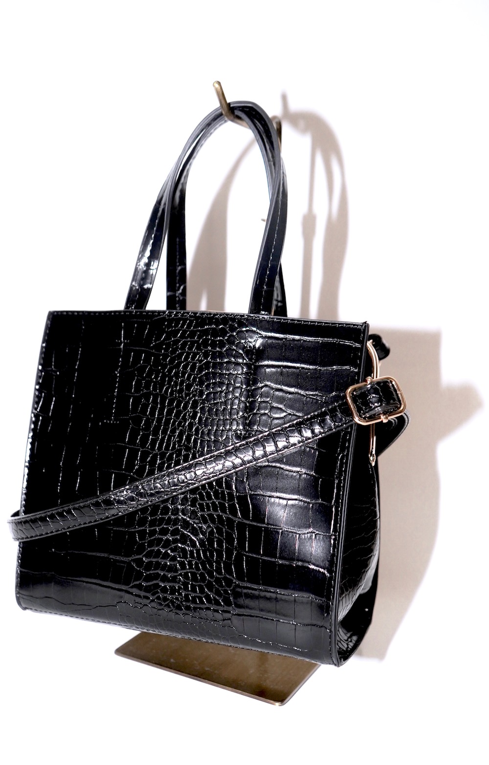 Crocodile Touch Square Shoulder Bag  (black)