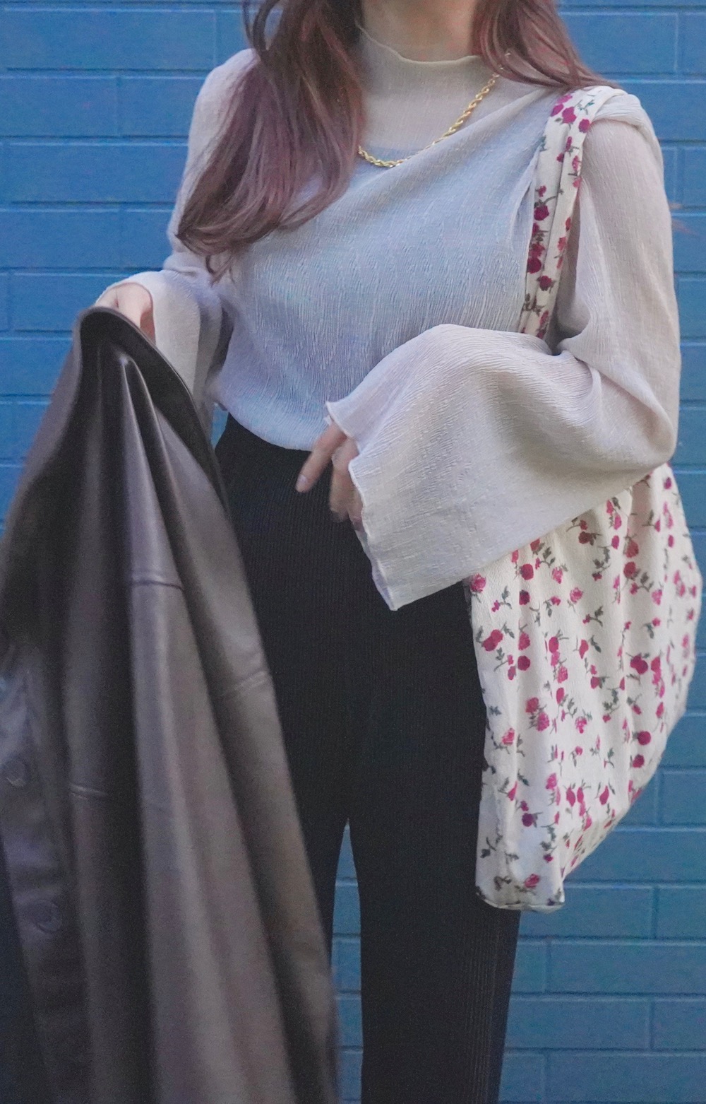 Crinkle Sheer Bell Sleeve Tops (beige)