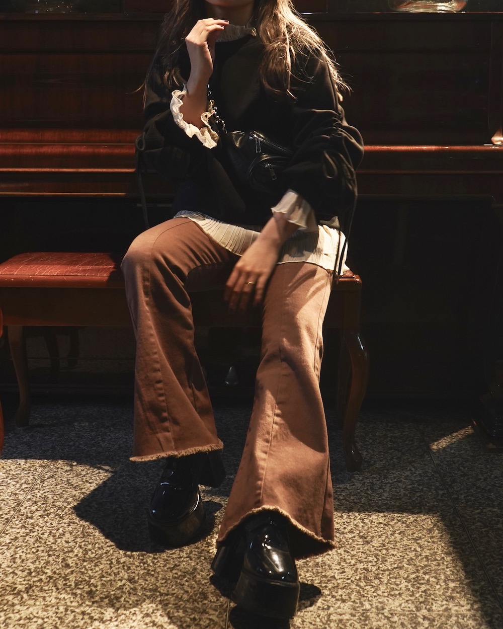 Center Tuck Flare Pants (brown)