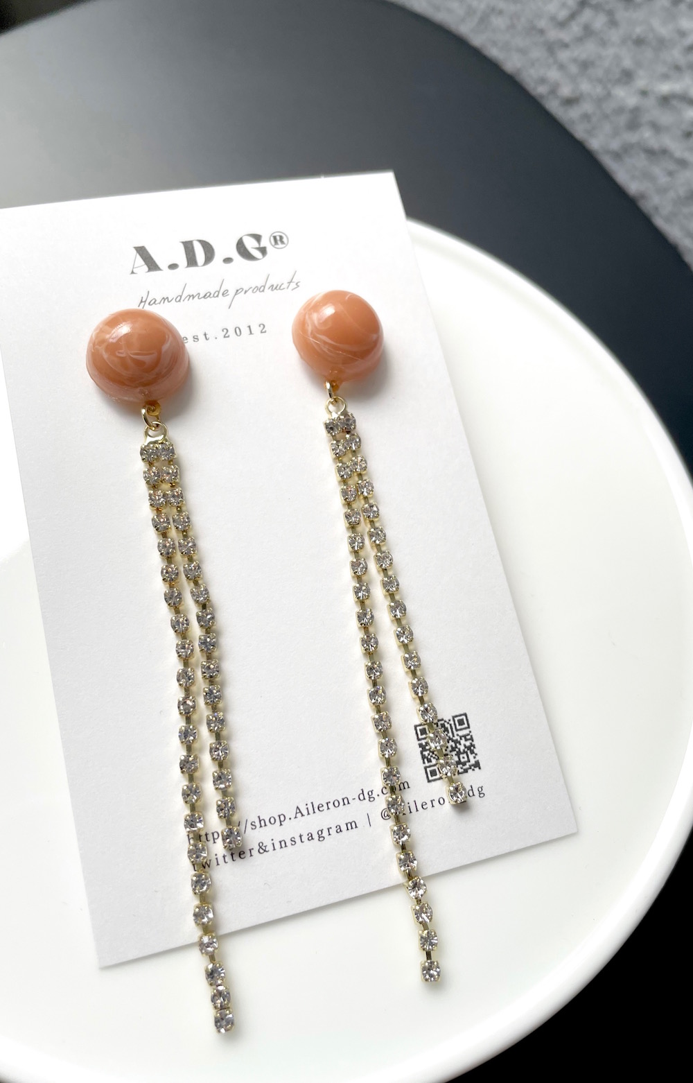 【handmade】 marble stone×crystal long chain pierce（gold-pink beige）