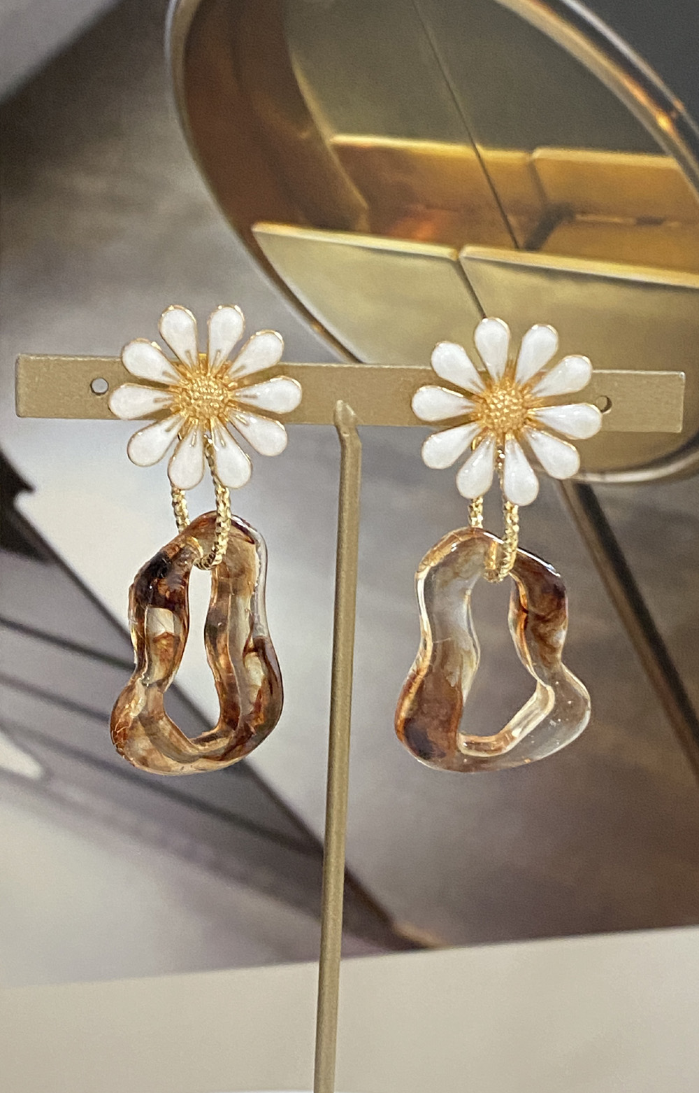 【handmade】classical flower×nuance  hoop（s） pierce（white-brown）