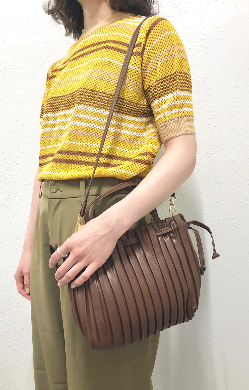 Pleats Design 2way Drawstring Bag (brown)