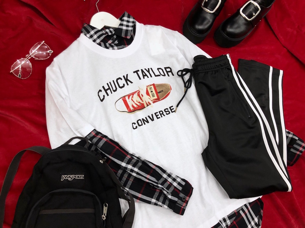 “CONVERSE" CHUCK TAYLOR BIG T-SHIRTS