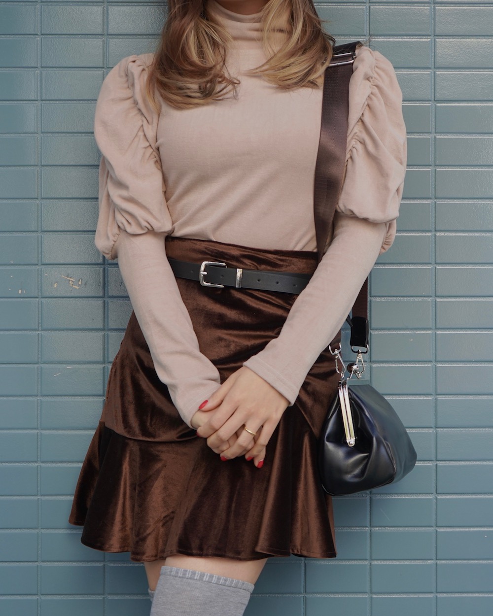 Puff Shoulder Turtle Neck Tops (beige)