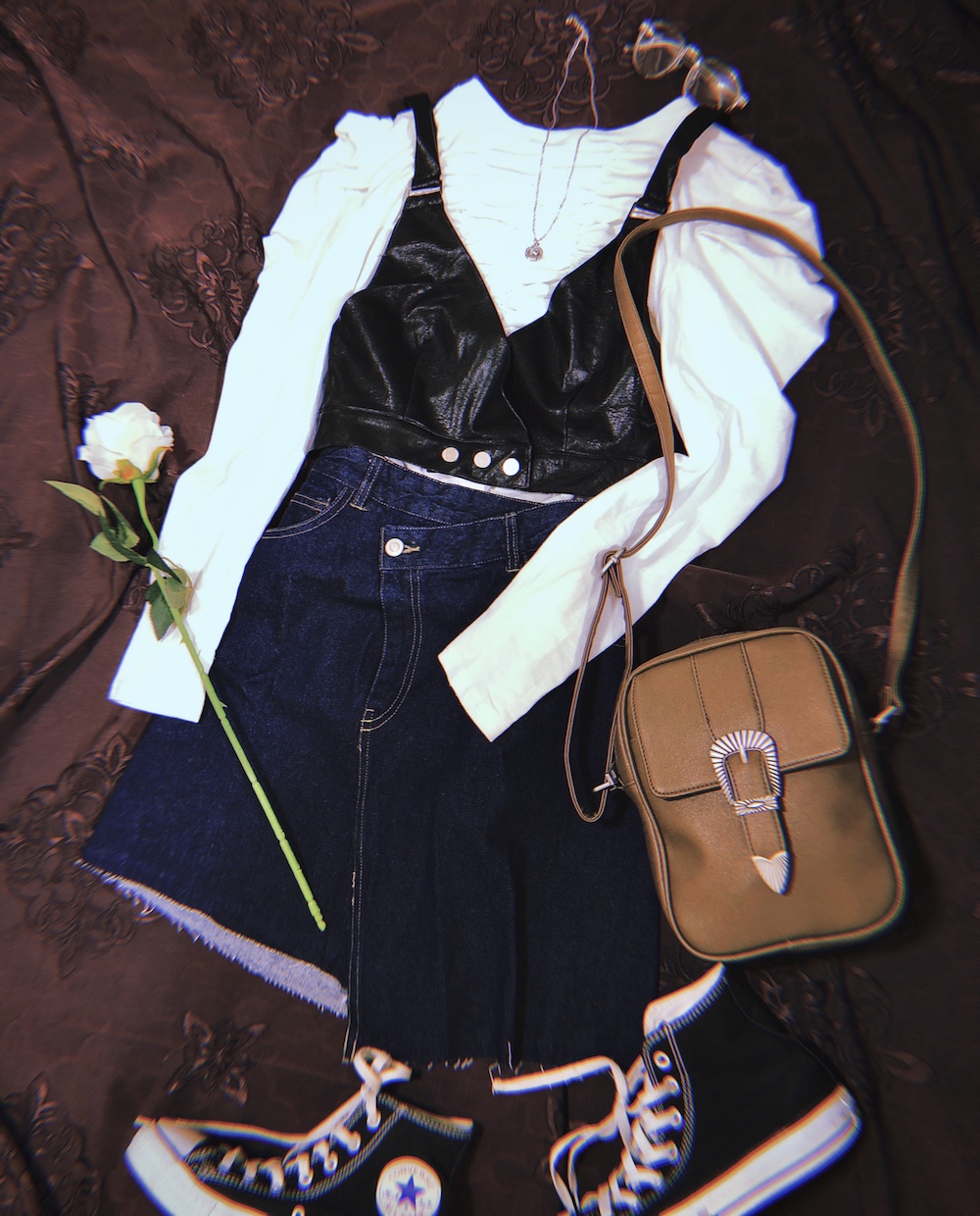 Shirring Design Puff Shoulder Tops (white)