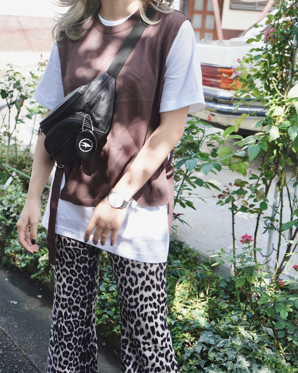 D-Ring Belted Knit Vest (brown)