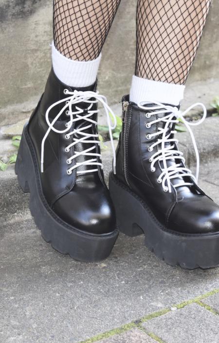 LACE-UP BLACK BOOTS