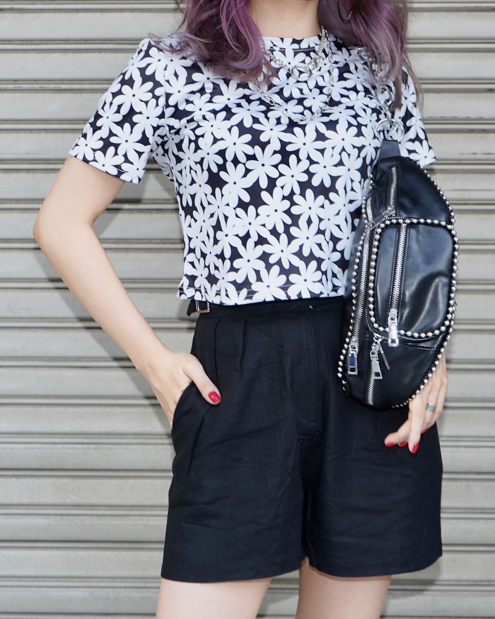 Monotone Flower T-Shirts