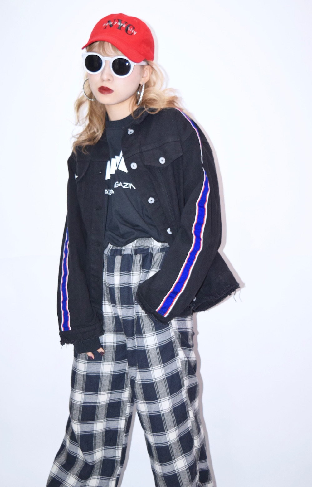 LINE SLEEVE BLACK DENIM JACKET