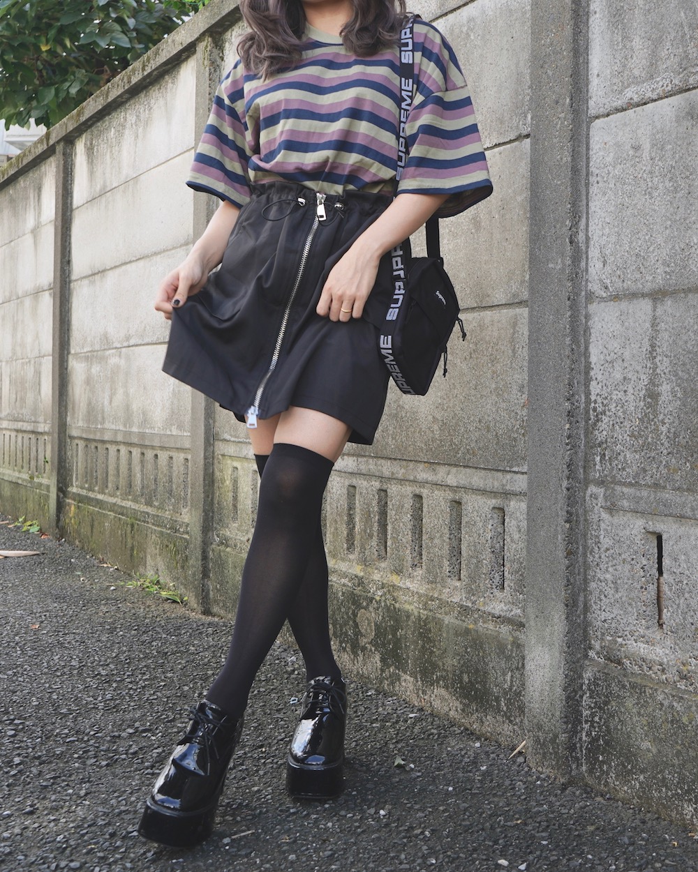 Front Zip Aperture Mini Skirt (black)