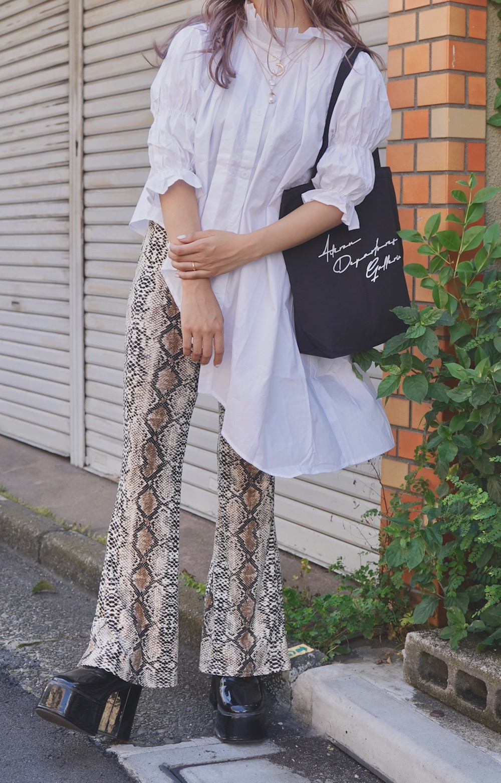 Irregular Hem Frill Collar Shirt Tunic（white）